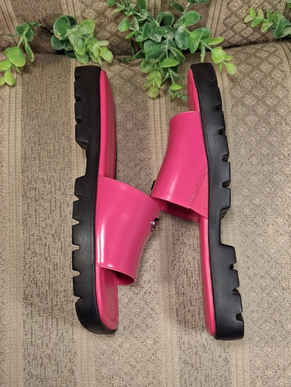 Coach Florence Dragon Fruit Pink Slide Sandals - Picture 5 of 16